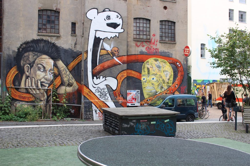 Hamburg Gängeviertel'deki muraller kimi zaman ekip işi oluyor